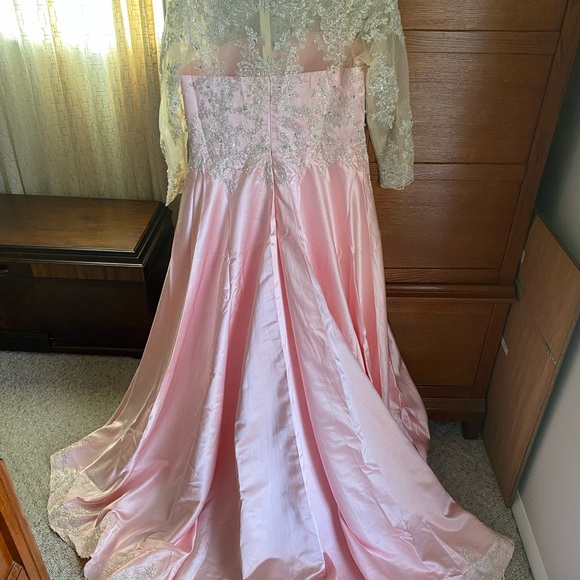 Wedding/ parties dress. - Picture 4 of 6